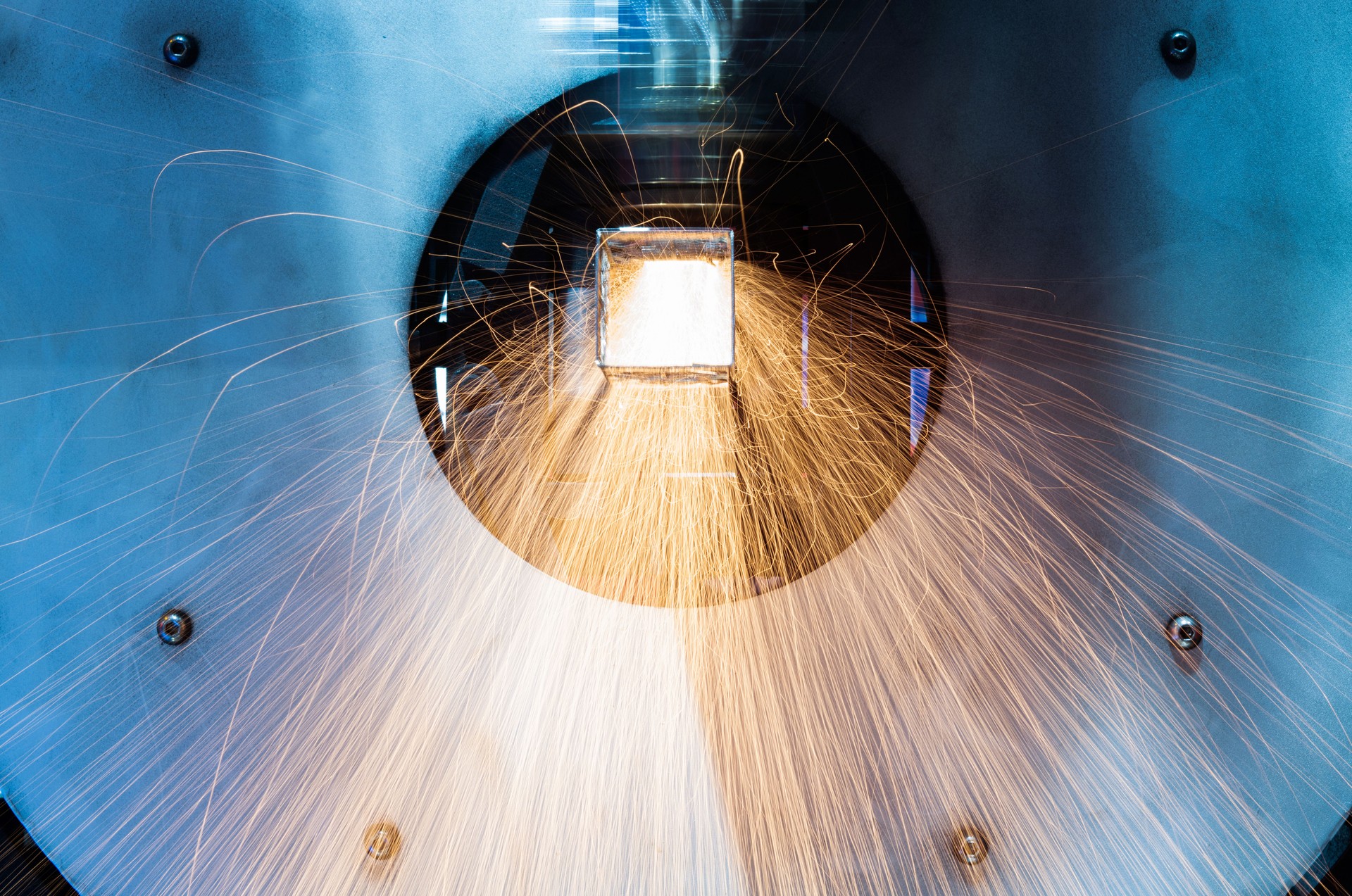 Laser cutting machine is cutting metal